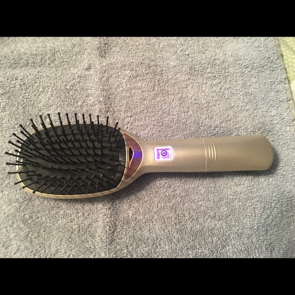 KISS Ionic Smoothing Brush - Picture 2 of 3